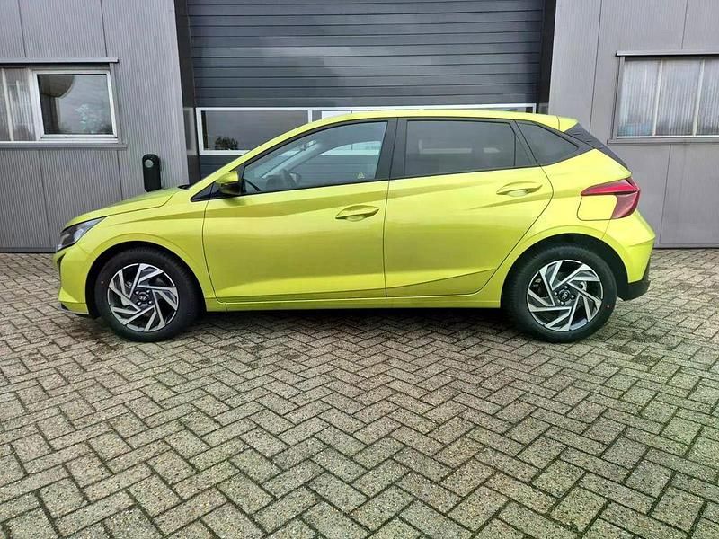 Neu Hyundai i20 90 PS (66 kW) 2026 Grün Kleinwagen