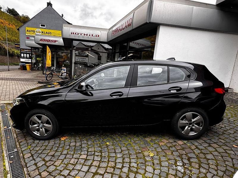 Gebraucht BMW 118 Advantage 150 PS (110 kW) 2022 Schwarz Kleinwagen