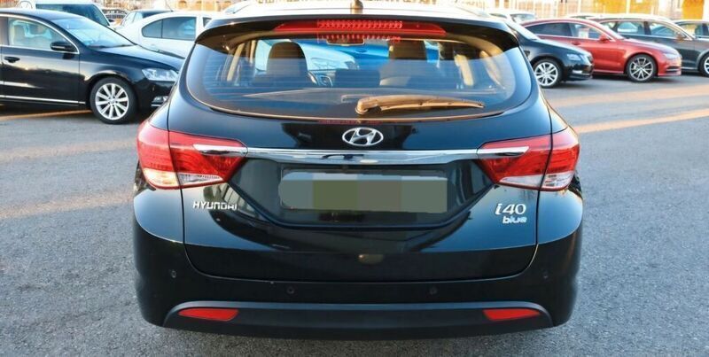 Schwarz Gebraucht 2012 Hyundai i40 Comfort Kombi | 4.499 € (Superpreis) - Bild 1/4