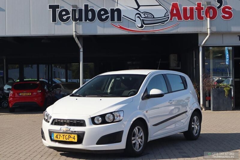 Weiß Gebraucht 2012 Chevrolet Aveo LT Limousine | 4.318 € (Etwas zu teuer) - Bild 1/4