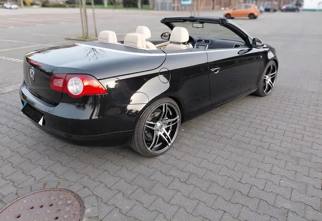 Używany VW Eos Individual 250 KM (183 kW) 2007 Czarny Kabriolet