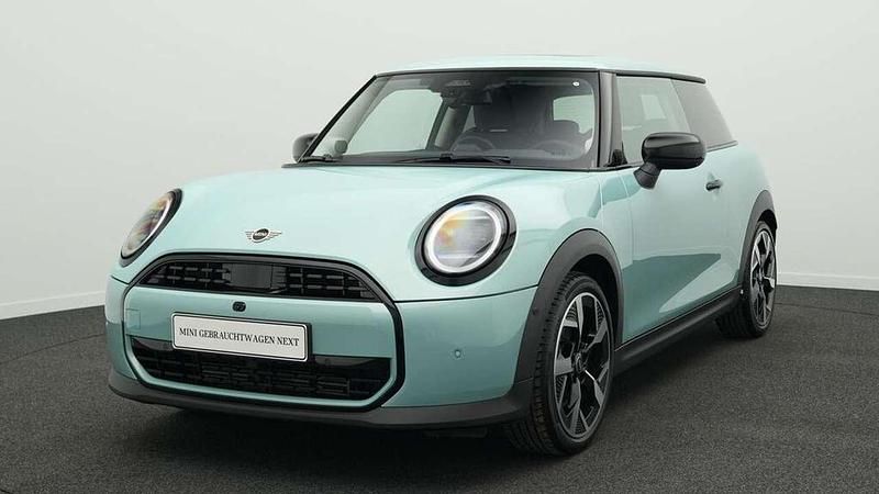 Grün Gebraucht 2024 Mini Cooper Classic Kleinwagen | 28.385 € (Etwas zu teuer) - Bild 1/4