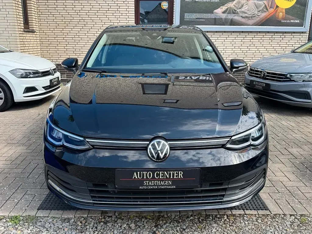 Gebraucht VW Golf VIII Active 150 PS (110 kW) 2022 Schwarz Limousine