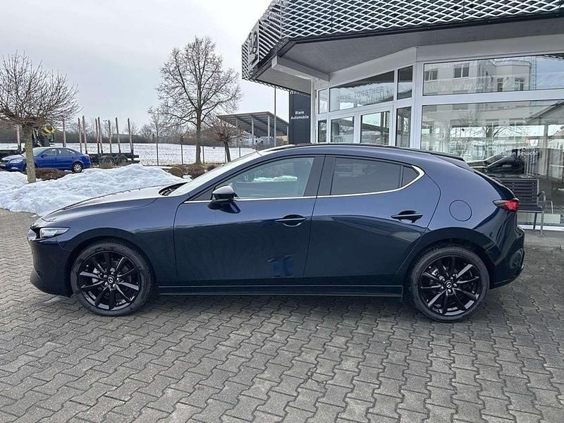 Neu Mazda 3 Homura-Line 140 PS (102 kW) 2025 Deep crystal blue Limousine
