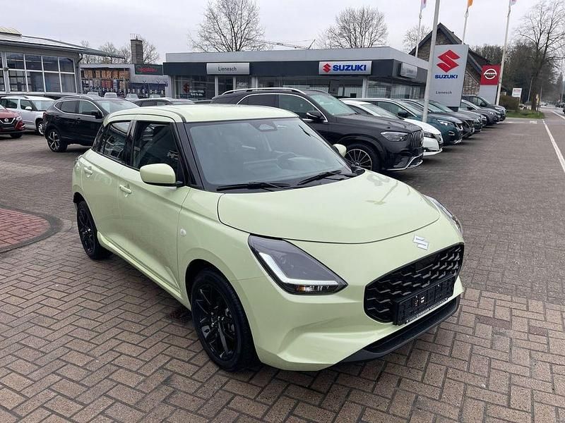 Neu Suzuki Swift 83 PS (61 kW) 2026 Gelb Kleinwagen