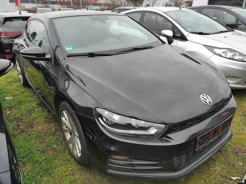 Gebraucht VW Scirocco CLUB 125 PS (91 kW) 2015 Deep black perleffekt Coupé