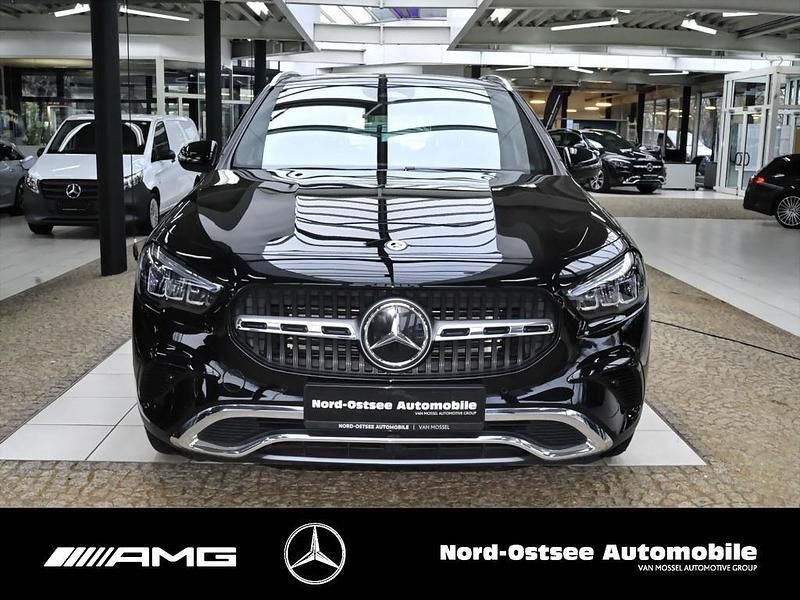 Gebraucht Mercedes GLA200 Progressive 150 PS (110 kW) 2025 Metalliclack kosmosschwarz SUV