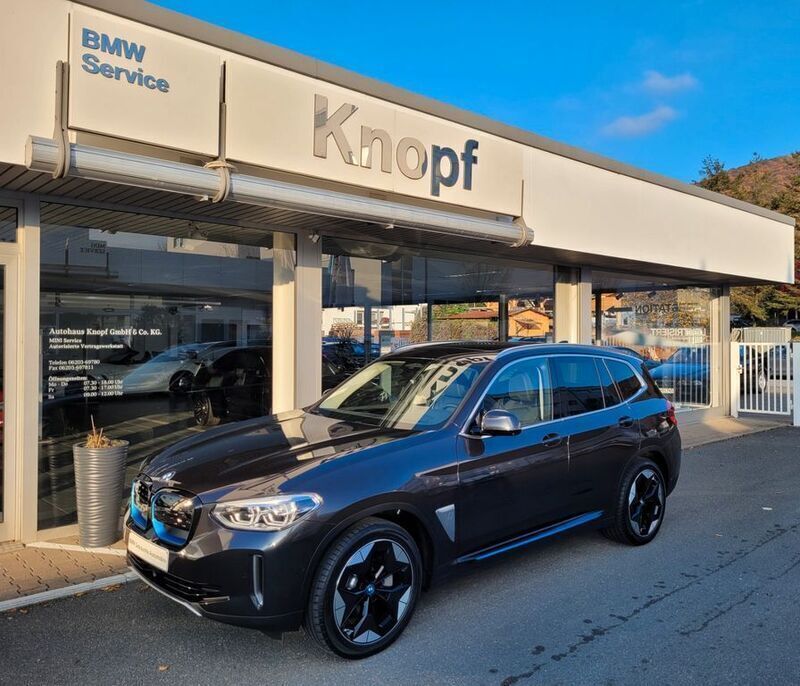 Grau Gebraucht 2021 BMW iX3 Impressive SUV | 43.500 € (Teuer) - Bild 1/4