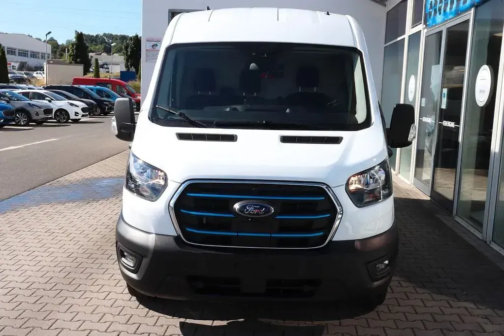Neu Ford E-Transit 135 kW (184 PS) 2026 Frozen white Van