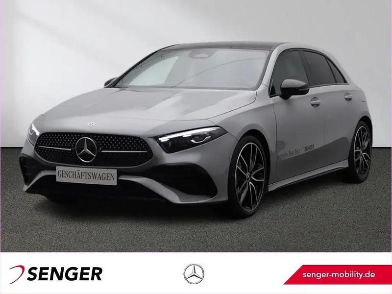 Manufaktur lack manufaktur alp Gebraucht 2025 Mercedes A200 AMG Limousine | 36.440 € (Etwas zu teuer) - Bild 1/1