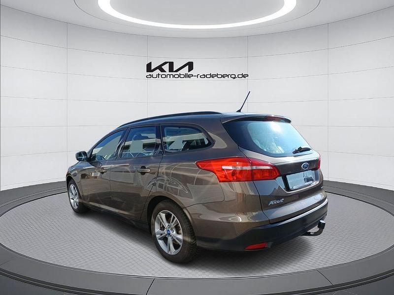 Gebraucht Ford Focus Trend 101 PS (74 kW) 2018 Braun Limousine