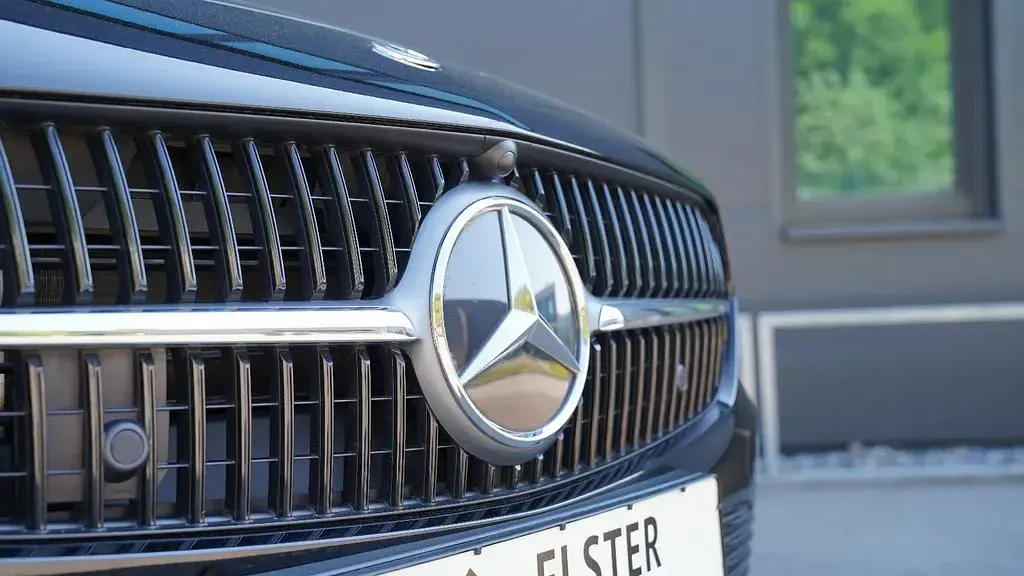 Gebraucht Mercedes B250 163 PS (119 kW) 2023 Schwarz Kleinwagen