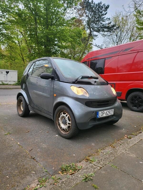 Grau Gebraucht 2005 Smart ForTwo Coupé Kleinwagen | 1.500 € (Guter Preis) - Bild 1/4
