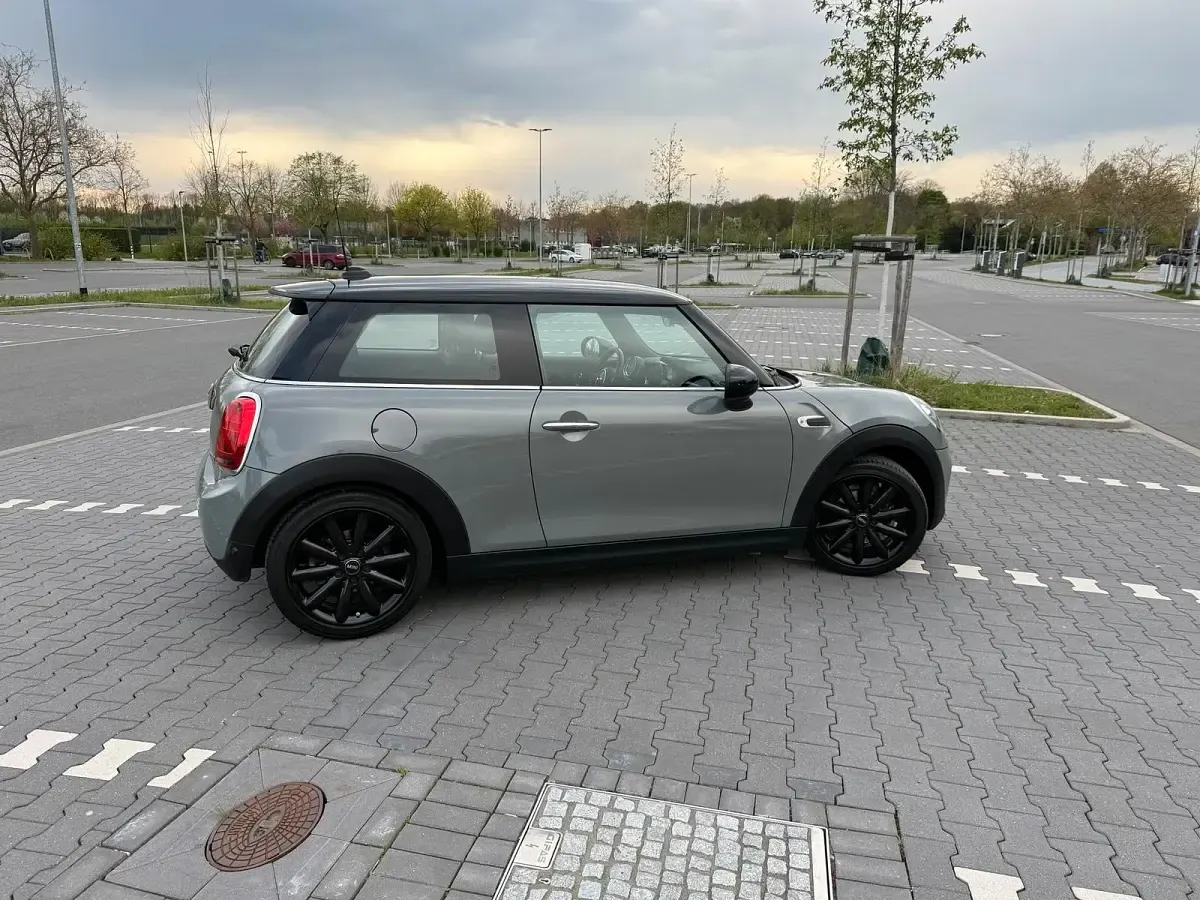 Używany Mini Cooper Chili 136 KM (100 kW) 2019 Szary Hatchback