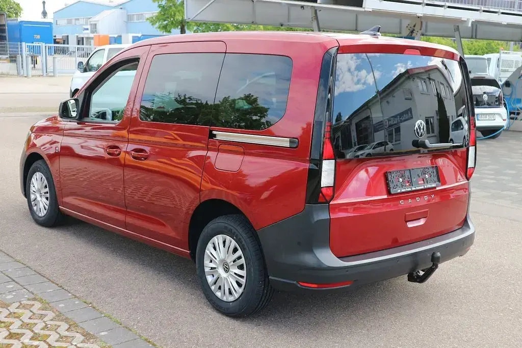 Gebraucht VW Caddy 102 PS (75 kW) 2024 Rot Van / Kleinbus
