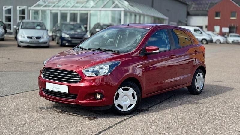 Rot Gebraucht 2017 Ford Ka Plus Cool & Sound Edition Kleinwagen | 7.990 € (Fairer Preis) - Bild 1/4