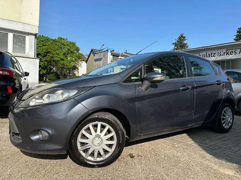Gebraucht Ford Fiesta Trend 90 PS (66 kW) 2009 Grau Kleinwagen