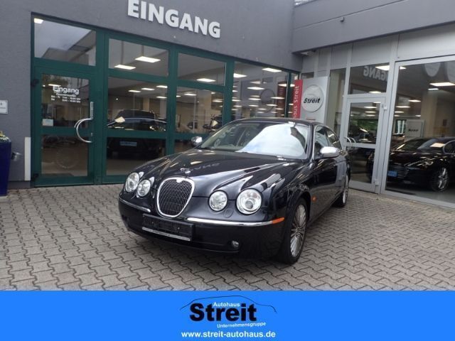 Schwarz Gebraucht 2005 Jaguar S-Type Executive Limousine | 9.900 € (Teuer) - Bild 1/4