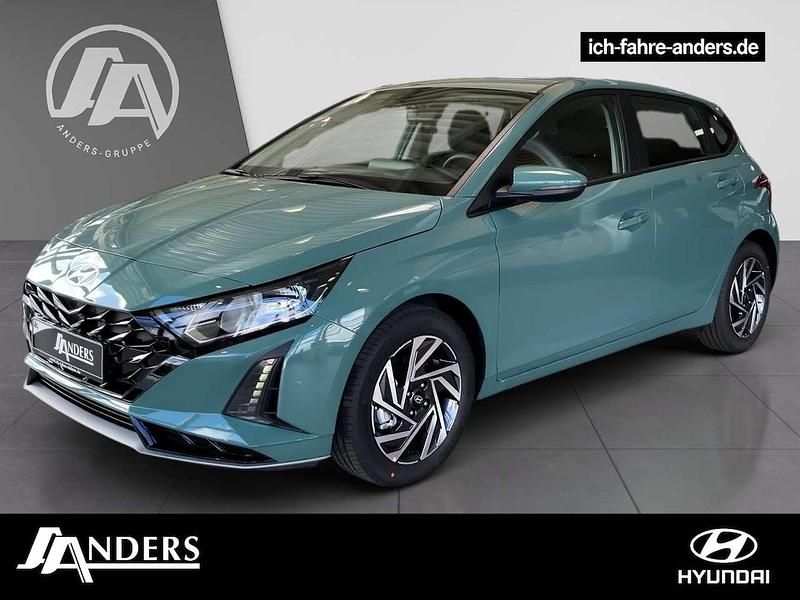 Mangrove green Gebraucht 2025 Hyundai i20 Trend Kleinwagen | 22.290 € (Etwas zu teuer) - Bild 1/3
