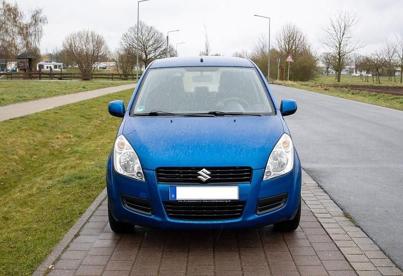 Gebraucht Suzuki Splash Basic 65 PS (47 kW) 2008 Blau Kleinwagen