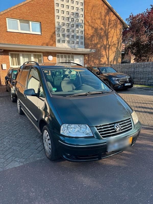 Grün Gebraucht 2005 VW Sharan Van / Kleinbus | 2.600 € (Fairer Preis) - Bild 1/4