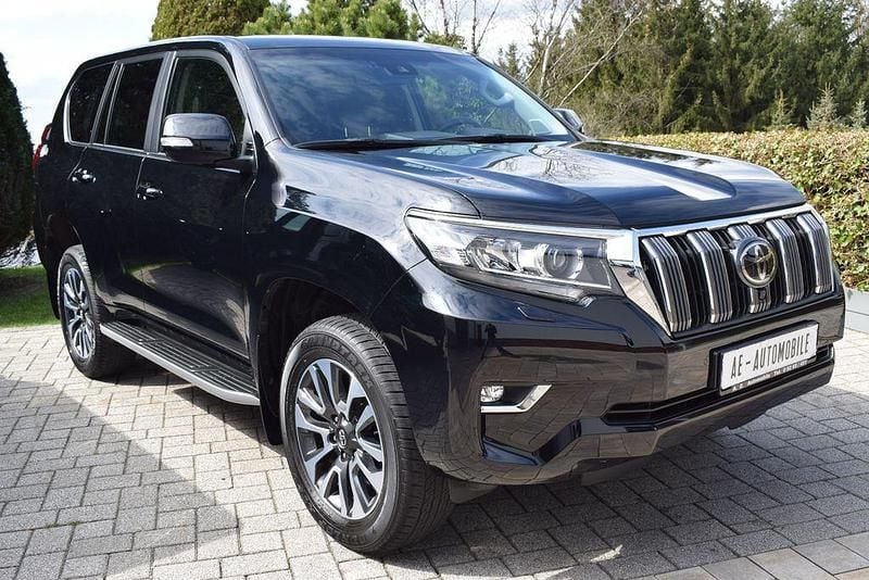 Schwarz Neu 2026 Toyota Land Cruiser Executive SUV | 73.900 € - Bild 1/4