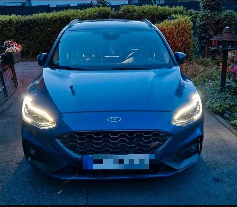 Blau Gebraucht 2020 Ford Focus ST Kombi | 17.999 € (Superpreis) - Bild 1/4