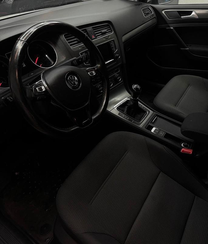 Gebraucht VW Golf VII 105 PS (77 kW) 2013 Weiß Kleinwagen