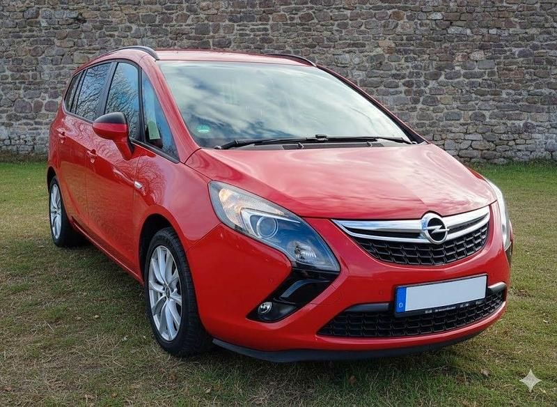 Gebraucht Opel Zafira Tourer drive 136 PS (100 kW) 2016 Rot Van / Kleinbus