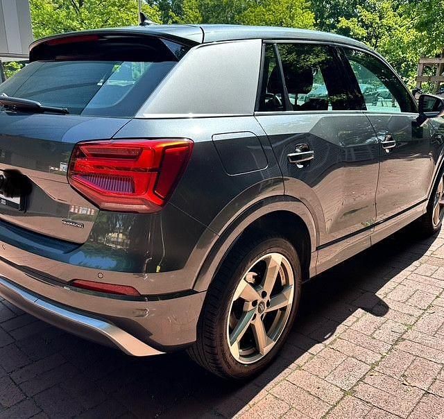 Gebraucht Audi Q2 Design 190 PS (139 kW) 2018 Grau SUV