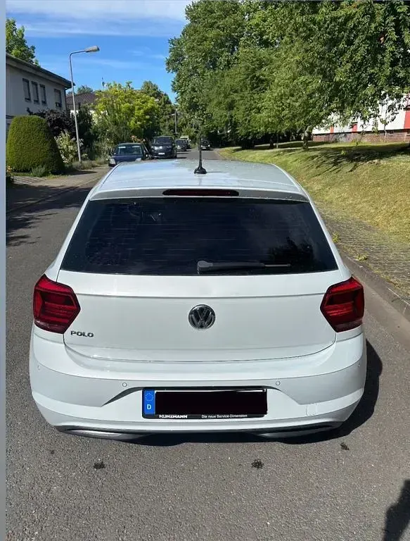 Gebraucht VW Polo Comfortline 95 PS (69 kW) 2018 Schwarz Kleinwagen