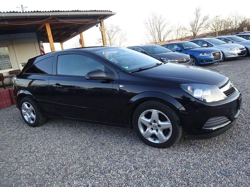 Gebraucht Opel Astra GTC Edition 90 PS (66 kW) 2008 Schwarz Limousine