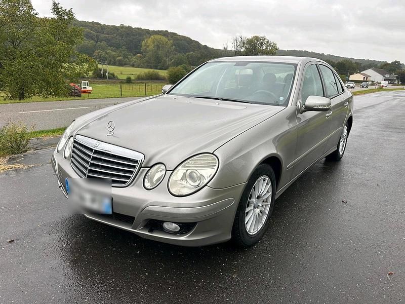 Andere farben Gebraucht 2007 Mercedes E200 Limousine | 6.500 € (Teuer) - Bild 1/4