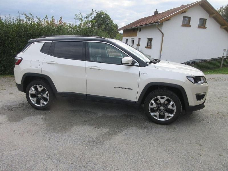 Gebraucht Jeep Compass Limited 170 PS (125 kW) 2019 Weiß SUV