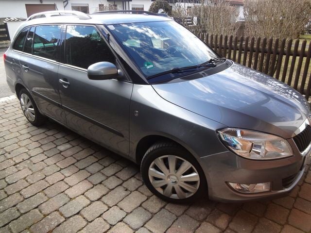 Gebraucht Skoda Fabia Elegance 117 PS (86 kW) 2012 Grau metallic Kleinwagen