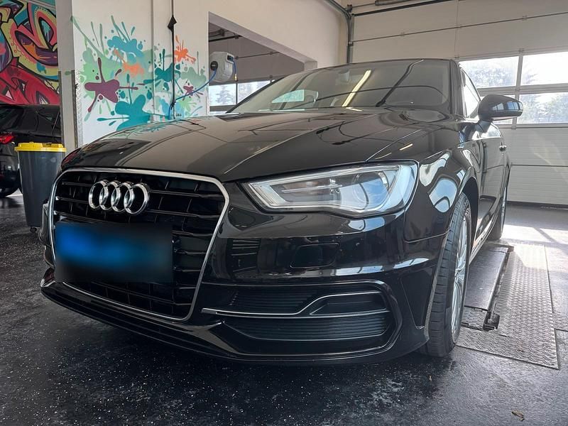 Gebraucht Audi A3 Comfort 150 PS (110 kW) 2015 Schwarz Limousine