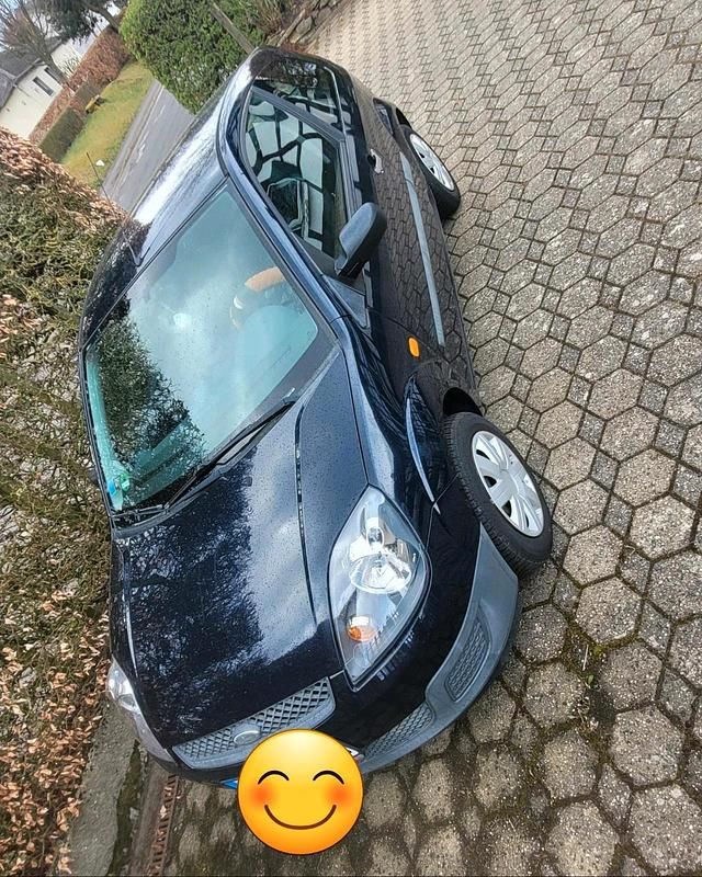 Gebraucht Ford Fiesta 60 PS (44 kW) 2006 Blau Kleinwagen