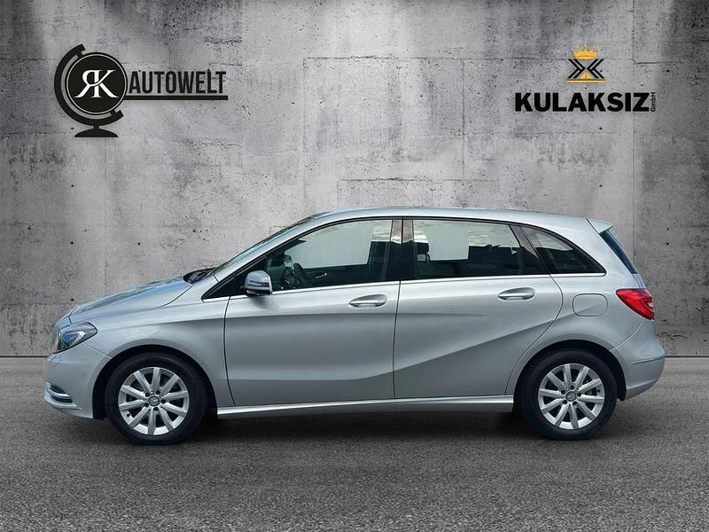 Gebraucht Mercedes B200 156 PS (114 kW) 2012 Silber Van / Kleinbus