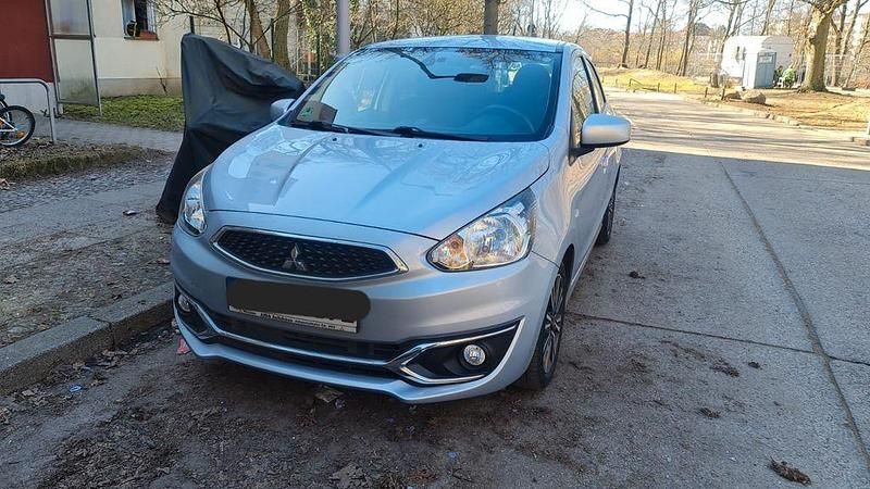 Gebraucht Mitsubishi Space Star Active 80 PS (58 kW) 2018 Schwarz Kleinwagen