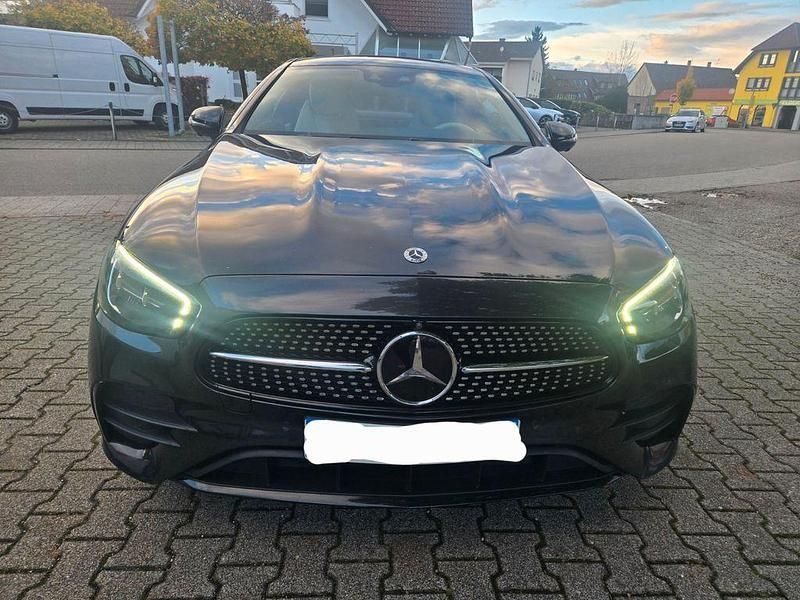 Grafitgrau metalliclack Gebraucht 2021 Mercedes E220 AMG Coupé | 36.652 € (Teuer) - Bild 1/4