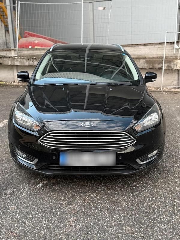 Gebraucht Ford Focus Titanium 182 PS (133 kW) 2015 Schwarz Kombi