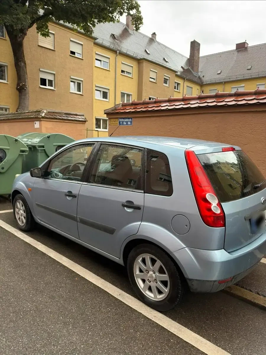 Gebraucht Ford Fiesta 80 PS (58 kW) 2007 Blau Kleinwagen