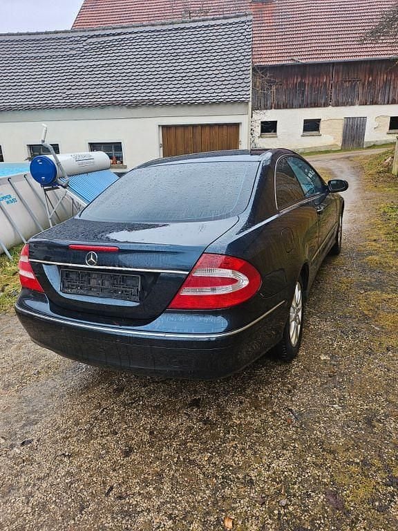Schwarz Gebraucht 2002 Mercedes CLK200 Avantgarde Coupé | 1.990 € (Guter Preis) - Bild 1/1