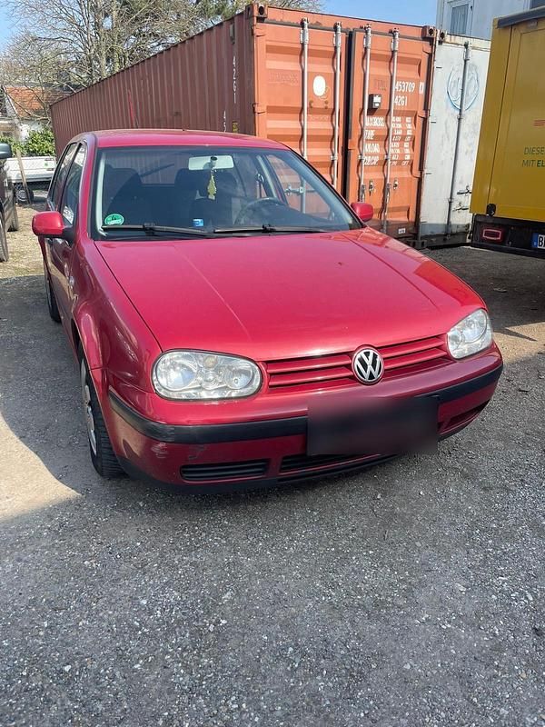 Second-hand VW Golf IV 101 CP (74 kW) 2003 Roșu Hatchback
