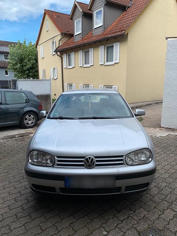 Silber Gebraucht 2000 VW Golf IV Limousine | 250 € (Superpreis) - Bild 1/4