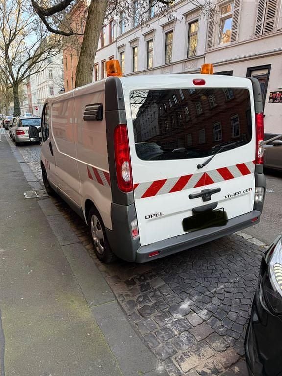 Gebraucht Opel Vivaro 101 PS (74 kW) 2011 Weiß Van / Kleinbus