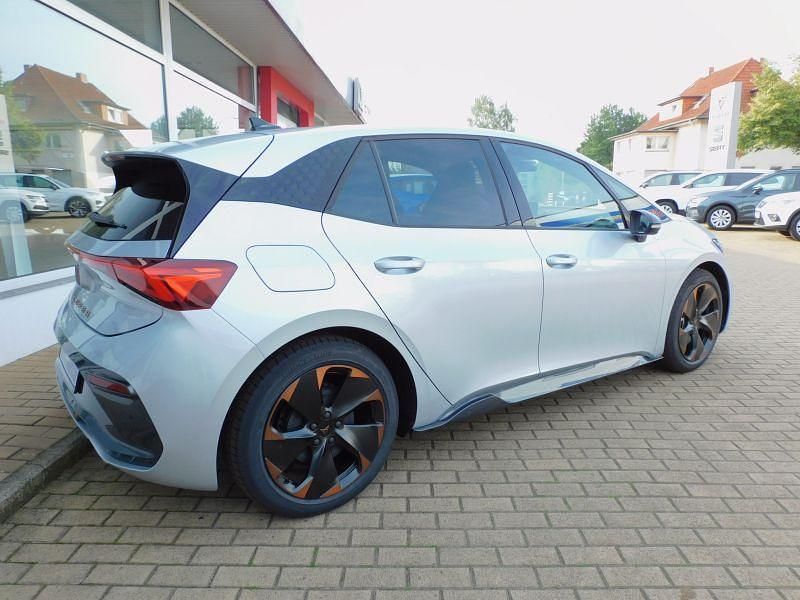 Neu Cupra Born 169 kW (231 PS) 2025 Silber Kleinwagen