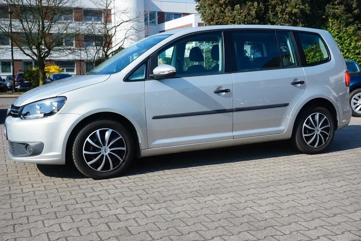 Gebraucht VW Touran Style 140 PS (102 kW) 2011 Grau Van / Kleinbus