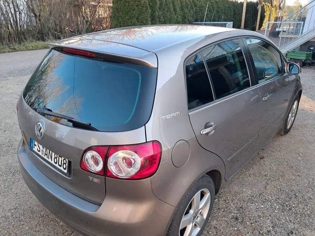 Gebraucht VW Golf Plus Cross Comfortline 122 PS (89 kW) 2011 Braun Van / Kleinbus