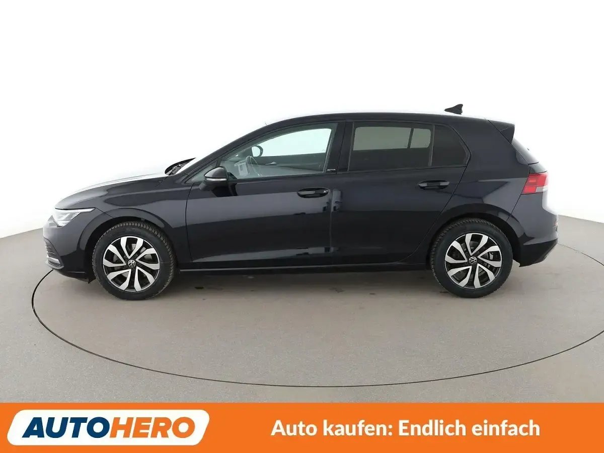 Second-hand VW Golf VII Active 150 CP (110 kW) 2021 Negru Hatchback